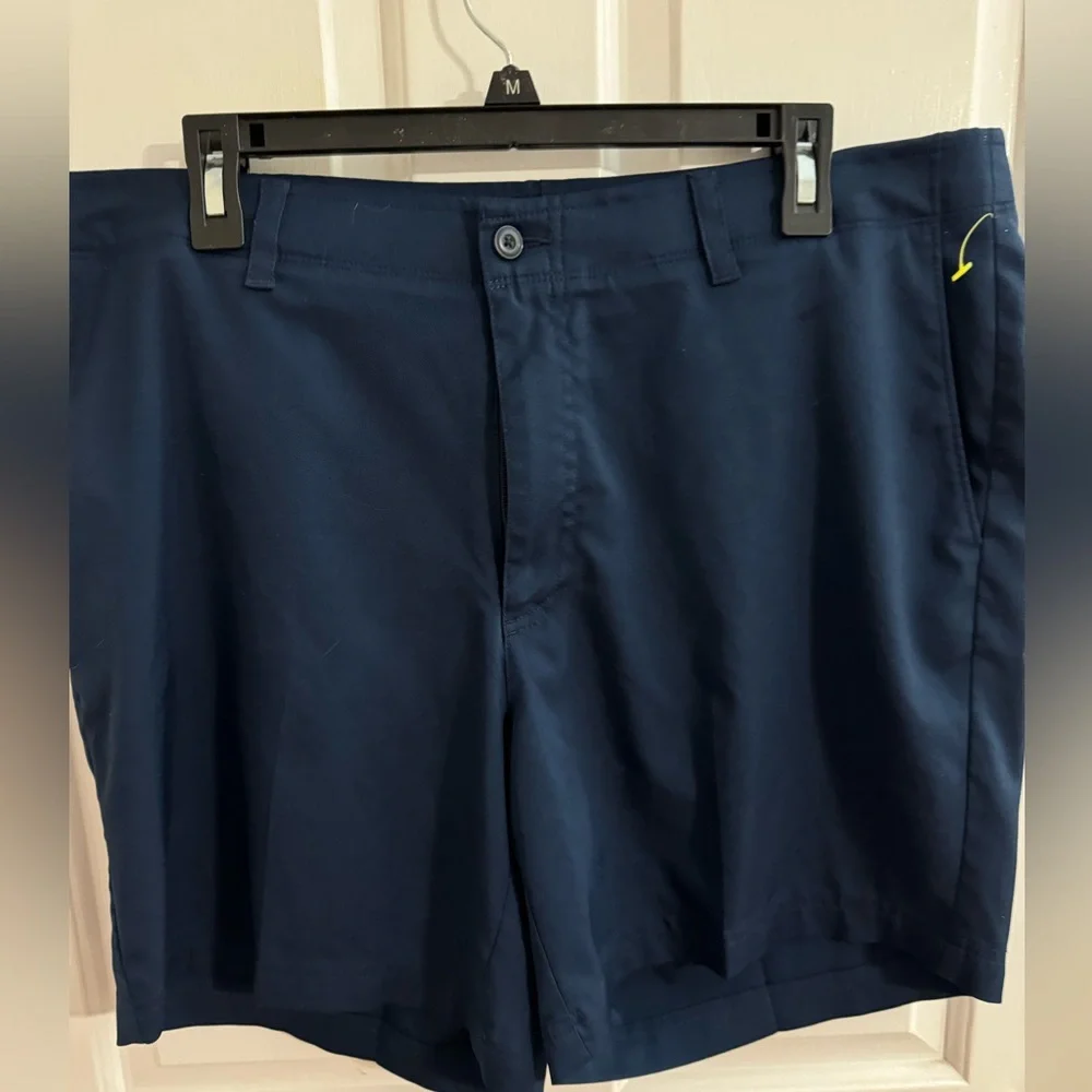 Men’s pro tour shorts. Waist size 38. Navy blue. Golf shorts.